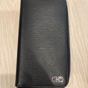 Brand new Salvatore Ferragamo Black Leather Wallet mens / women's wallet